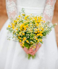 Весільний букет з польових квітів