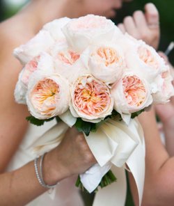 Весільний букет із троянди Девіда Остіна