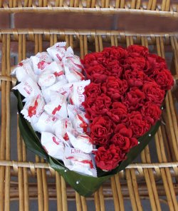Серце із троянд і Rafaello 2