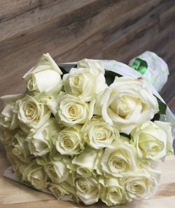 Букет "19 белых роз"