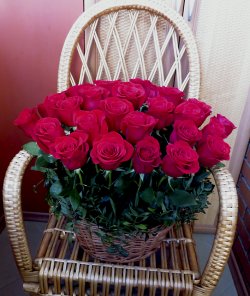 Корзина из 39 голландских красных роз
