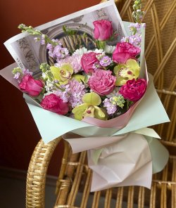 Букет из роз, орхидеи и матиолы №12