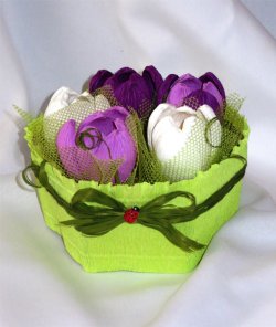 Букет із цукерок "Квіти весни"