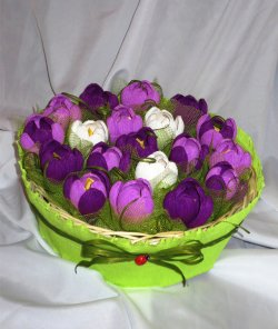 Кошик із цукерок "Крокуси"
