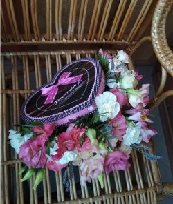 Коробка из цветов "Сердце"