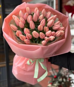 Букет з 39 тюльпанів №679. Доставка Квітів Київ
