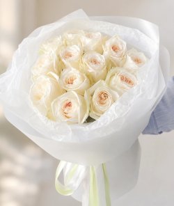 Букет Из 15 Роз White O'Hara №10. Цветы с Доставкой Киев