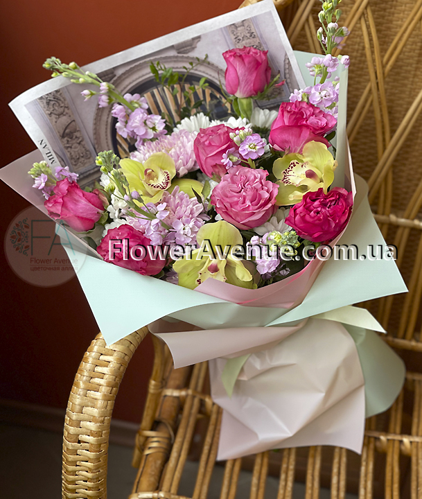 Букет из роз, орхидеи и матиолы №12