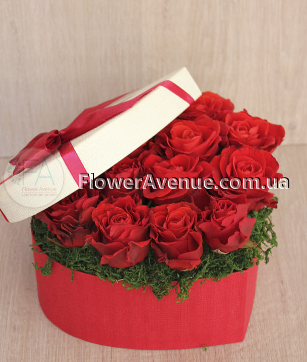 Коробка из красных роз