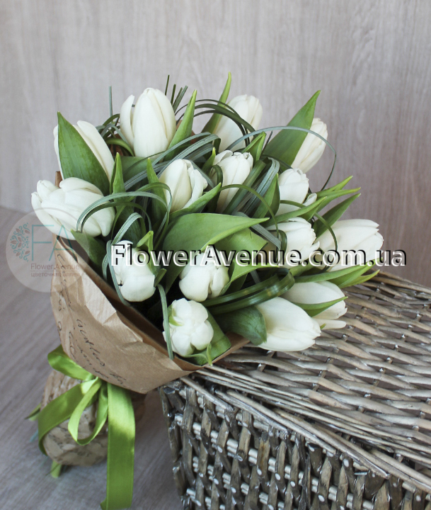 Букет Из 15 белых тюльпанов "Касабланка"